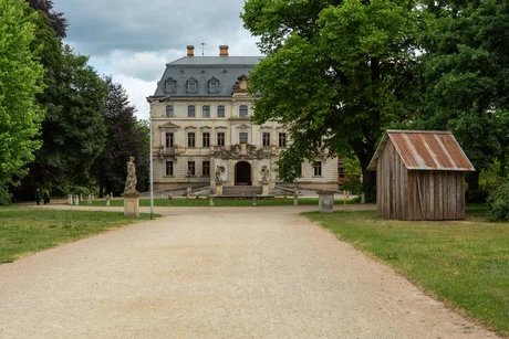 ROHKUNSTBAU, Schloss Altdoebern