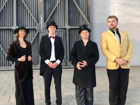 Theatergruppe "Kirschdieb & Perlensucher" 