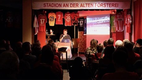 Rot Weißer Salon Mit Matze Koch Altstadttheater Köpenick 16 9 Alt