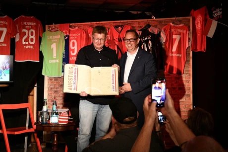 Rot Weißer Salon 6 Altstadttheater Köpenick 14