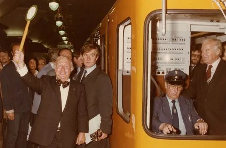 Erste Fahrt zur Einweihung der neuen U-Bahnhöfe in Spandau am 1. Oktober 1984, Archiv Stadtgeschichtliches Museum Spandau.