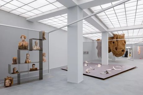 [ materialistin ]. Matter of Care, Care of Matter, Ausstellungsansicht, , abgebildet Werke von: Laura Eckert, Sophie Uchman, Agnes Lammert, Elisabeth Howey, Enne Haehnle, Theresa Rothe