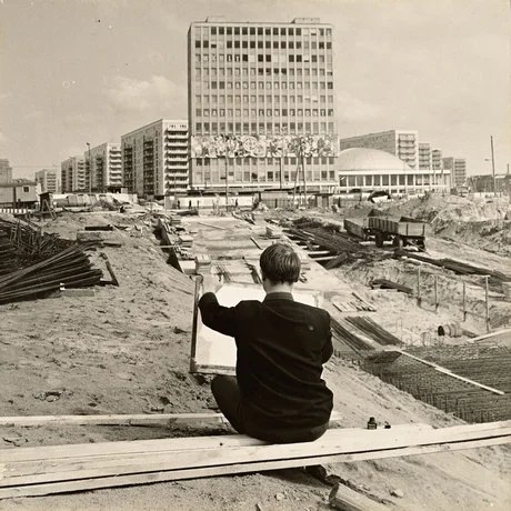 Gestalten fu╠êr Berlin Baustelle Alexanderplatz Haus des Lehrers