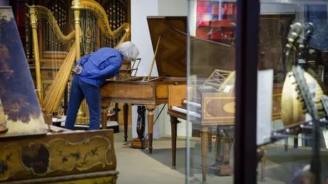 Besucher im Museum