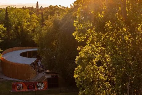 Drohnenaufnahme: Theater am Insulaner, Planetarium am Insulaner, Wilhelm-Foerster-Sternwarte, Sommerbad am Insulaner
