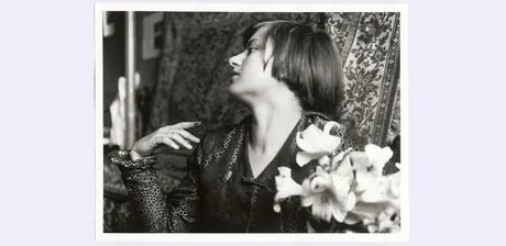 Marianne Brandt, Selbstporträt mit Lilien, um 1923, Bauhaus-Archiv Berlin