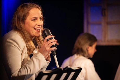 Premiere Wenn Wieder Rote Rosen Regnen Der Grosse Hildegard Knef Abend Tapetenwechsel Altstadttheater Köpenick 10
