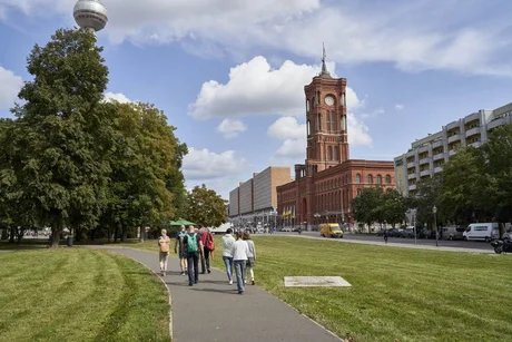 Rotes Rathaus_c_Adventure_World_Tours.jpg