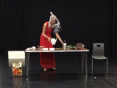 Anna Berndtson, Ad hoc RePerformance, 2018, Performance, 6 hours, Photo: Laurel Jay Carpenter
