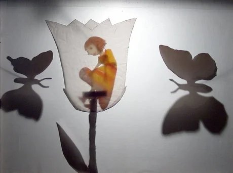 Däumelinchen in der Blüte geboren