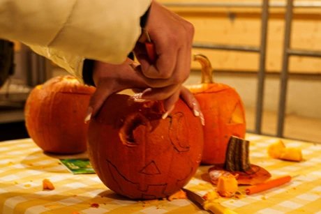 Wuhlheide Halloween Kürbisschnitzen