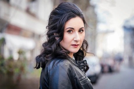 I Heard Love Is Blind Der Amy Winehouse Abend Carolin Karnuth Altstadttheater Köpenick Blanko