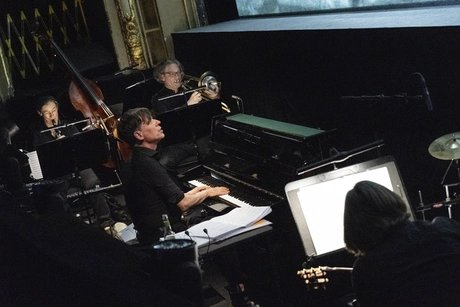 Fremder als der Mond