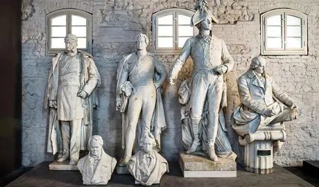 Abb.: Ausstellungsansicht „Enthüllt. Berlin und seine Denkmäler“