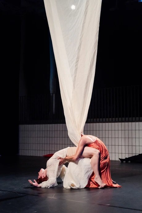 GLITTER IN THE CRACKS