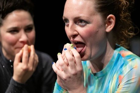 Panni Néder: WANN HAST DU DAS LETZTE MAL AUF DER SPITZE EINES BERGES SEX GEHABT?