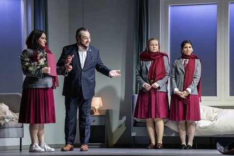 u. a. Maria Motolygina als Maria / Amelia, George Petean als Simon Boccanegra, Karis Tucker als Eine MagdBettina Stöß