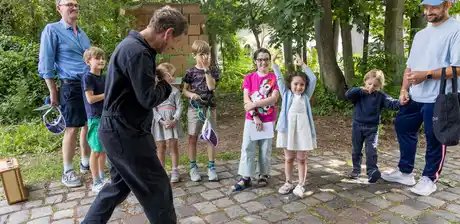 Volkswagen Group Art4All Family Sunday Sommerprogramm 2024 im Hamburger Bahnhof