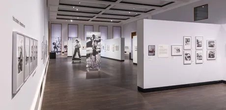 Blick in die Ausstellung „Rico Puhlmann“ am Museum für Fotografie in Berlin