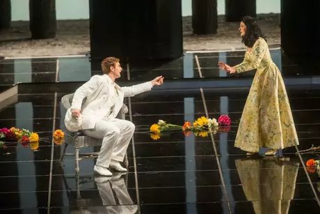 Elena Tsallagova als Violetta Valéry, Matthew Newlin als Alfredo GermontMarcus Lieberenz