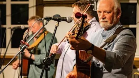 Live from Edinburgh: „North Sea Gas“ Scottish Folk Entertainers