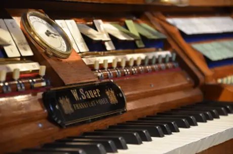 Detail große Sauer-Orgel