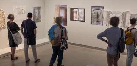 Ausstellungsansicht während der Vernissage