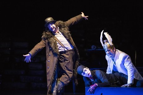 Derek Welton als Wotan, Thomas Blondelle als Loge, Markus Brück als AlberichBernd Uhlig