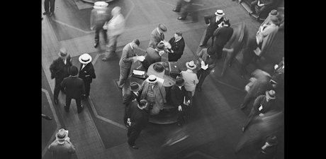 Veranstaltungen in Berlin: Ein Berliner Koffer - Friedliche Zeiten in militanter Umgebung