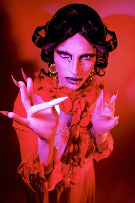 Drag Queen Hassandra