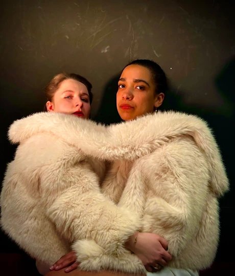 Billie & Maria