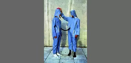 Lygia Clark: O Eu e o Tu (Série Roupa-Corpo-Roupa), 1967