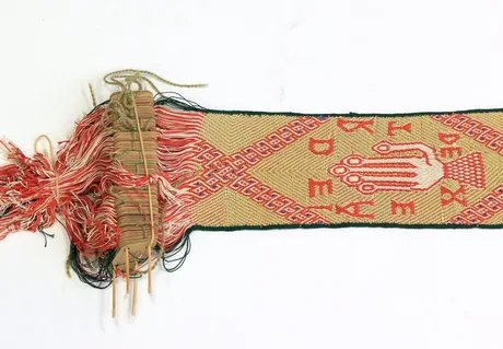 Nachbildung des Manipels des heiligen Ulrich aus Augsburg, hergestellt von Heidi Stolte aus dem Jahr 1990