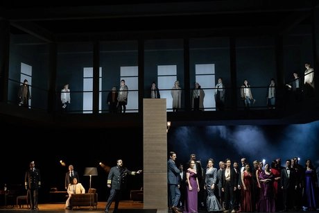 Liang Li als Jacopo Fiesco, Maria Motolygina als Maria / Amelia, Attilio Glaser als Gabriele Adorno, George Petean als Simon Boccanegra, Chor der Deutschen Oper BerlinBettina Stöß