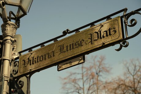 Straßenschild Viktoria-Luise-Platz