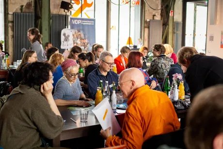 Menschen beim Workshop