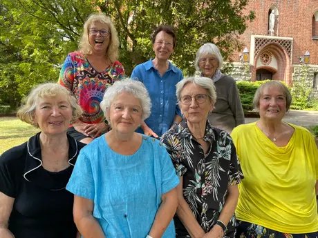 SchreibLotten vor der Kirche in Waidmannslust
