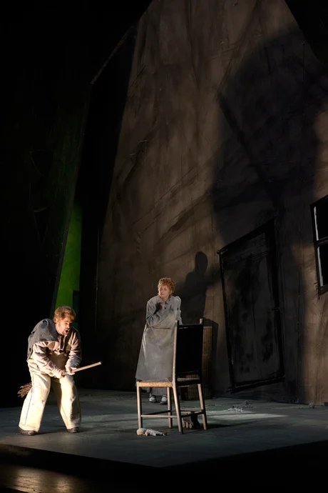 Markus Brück als Peter, Miriam Gordon-Stewart als Gertrud