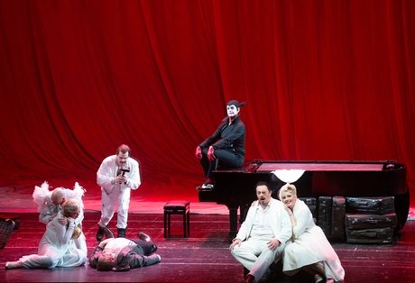 Attilio Glaser als Froh, Flurina Stucki als Freia, Thomas Lehman als Donner, Thomas Blondelle als Loge, Iain Paterson als Wotan, Annika Schlicht als FrickaBernd Uhlig