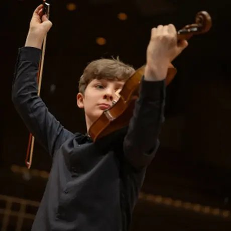 Avalon Stottrop an der Violine