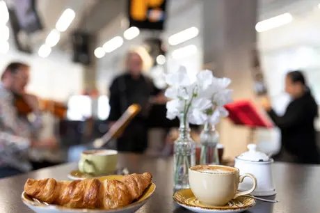 Berliner Philharmoniker beim Frühstück
