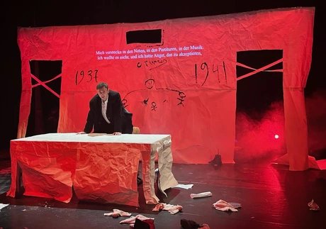 Richter’s Fairytale / Urban Theater