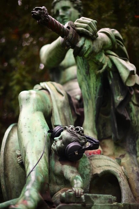 Denkmal streicheln – Denkmal hören