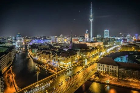 Nachtaufnahme des alten Berlin