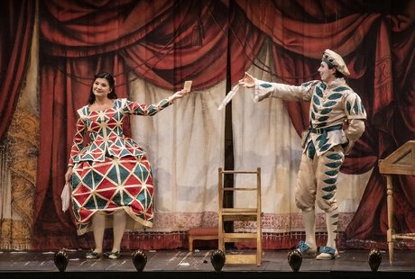 Aigul Akhmetshina als Rosina, Samuel Dale Johnson als Figaro
