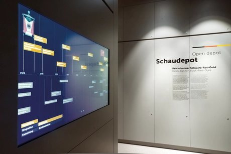 Schaudepot Reichsbanner Schwarz-Rot-Gold