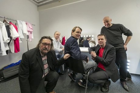 Jahresendzeitteam