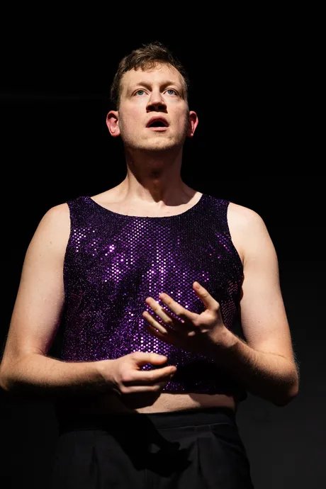 Tante Hannelore lädt zum Kuchenessen ein // Queere Fragmente