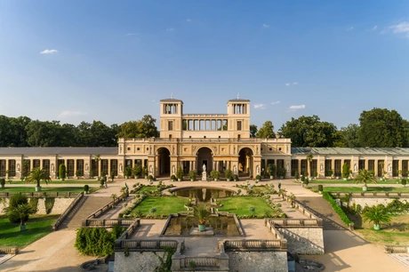 Orangerieschloss im Park Sanssouci