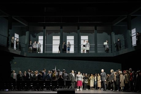 George Petean als Simon Boccanegra, Maria Motolygina als Maria / Amelia, Attilio Glaser als Gabriele Adorno, Liang Li als Jacopo FiescoBettina Stöß